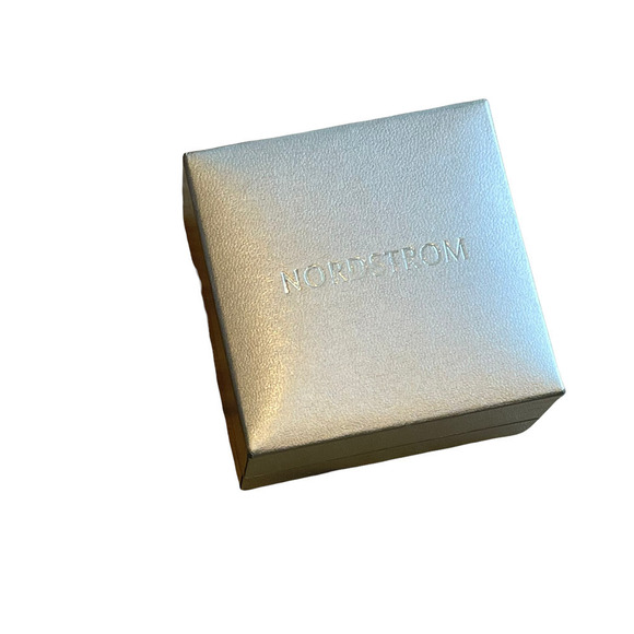 Nordstrom Jewlery Women's Silver Cubic Zirconia Earrings - Picture 6 of 7